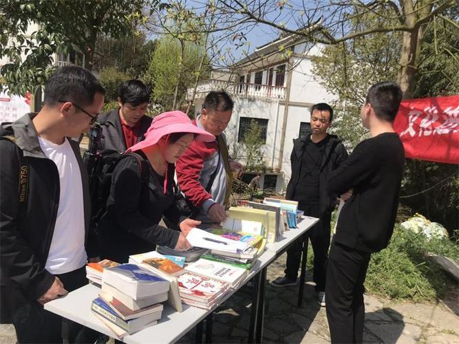 如何参加巴黎时装学习之旅